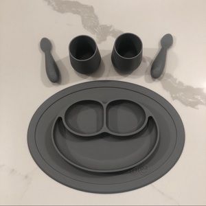 EZPZ tray tiny cups and spoons grey infant 100% silicone